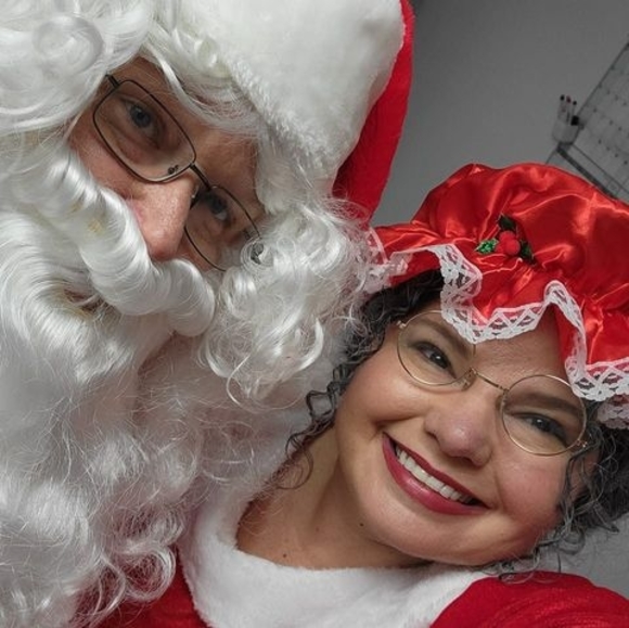 Meet your Posher, Jennifer - Picture 1 of 1